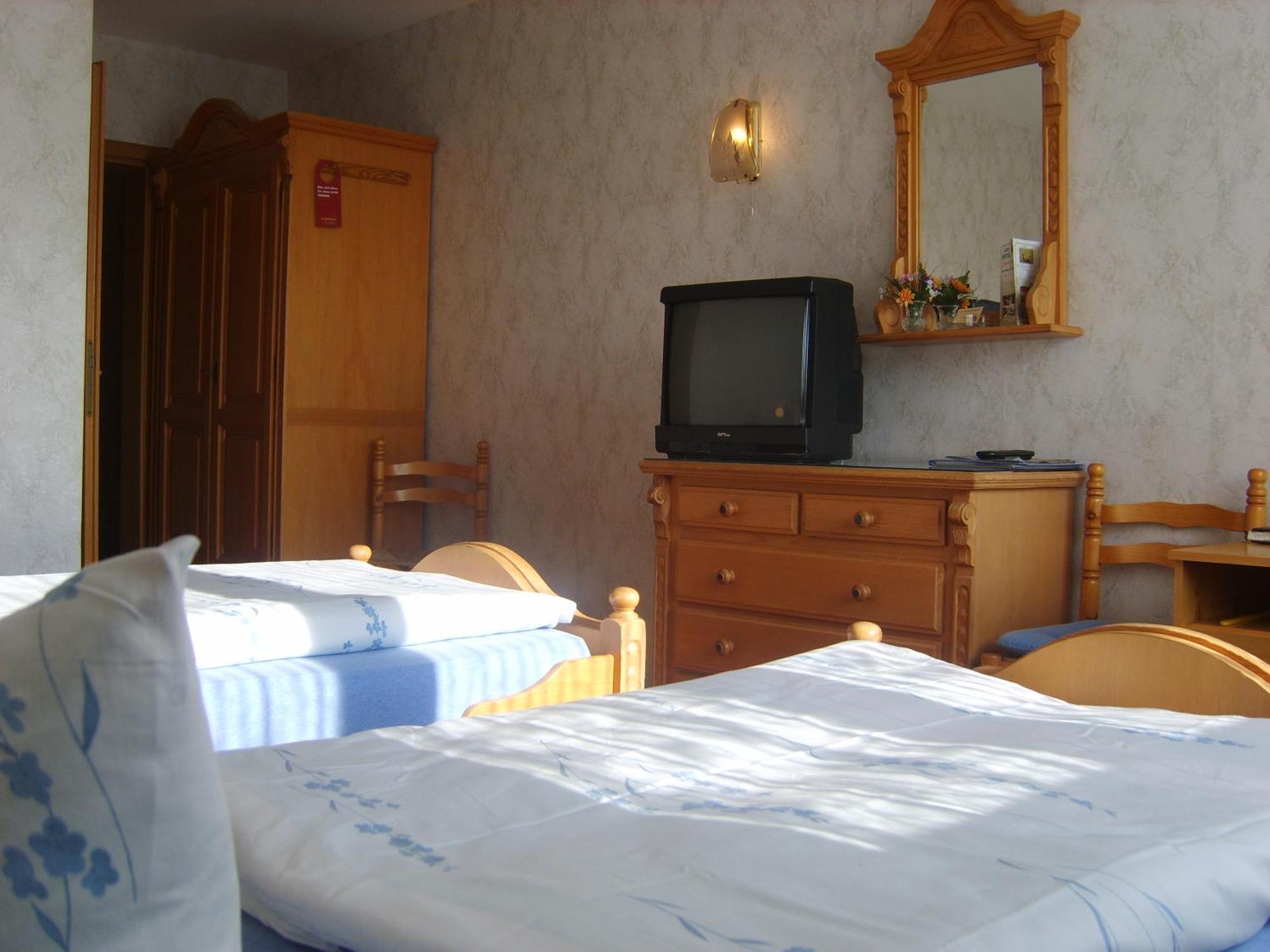 Landhotel Sperlingsberg Crimmitschau Buitenkant foto