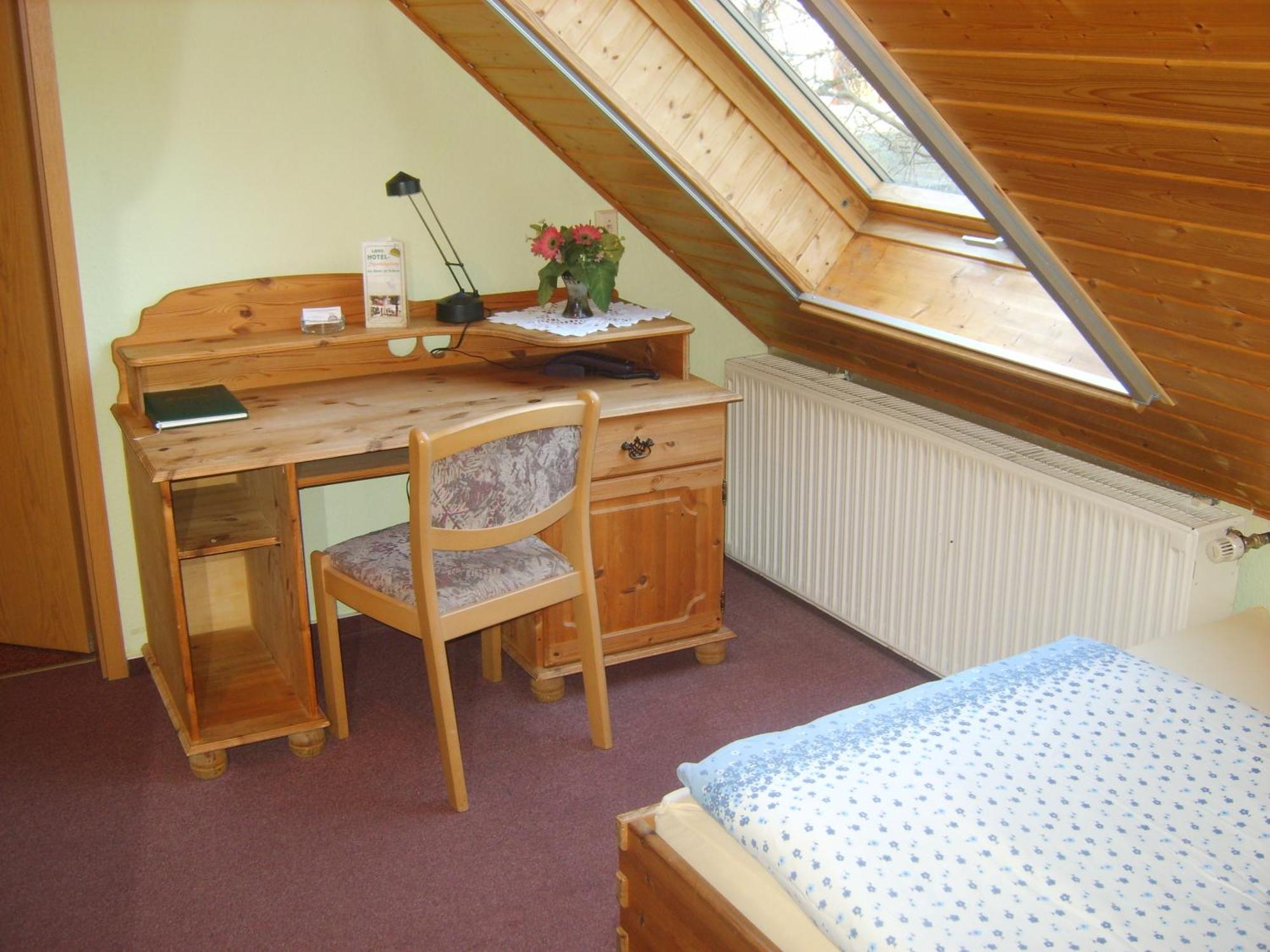 Landhotel Sperlingsberg Crimmitschau Buitenkant foto